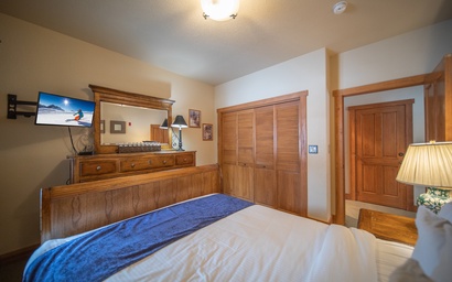 Red Hawk Townhomes 2333 17