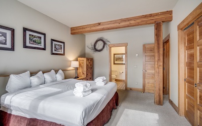 Cabin in the Pines 4 18