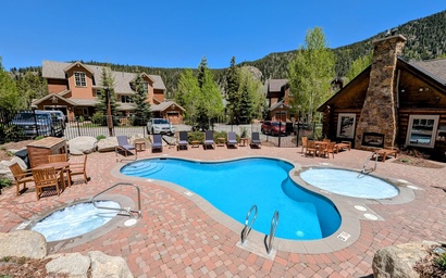 Wolf Rock Home 82 65