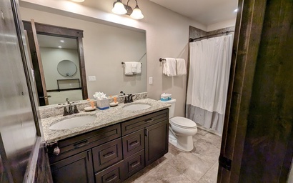 Alders 24 Outpost Dr 22