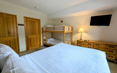 Gateway Lodge 5030 16