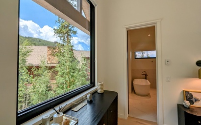 Wolf Rock Home 82 24