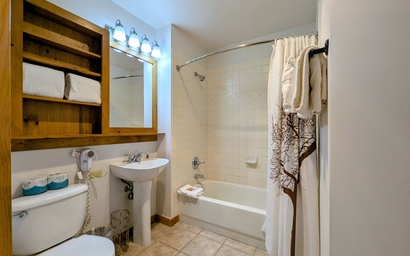 Dakota Lodge 8499 15