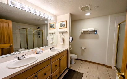 Gateway Lodge 5030 13