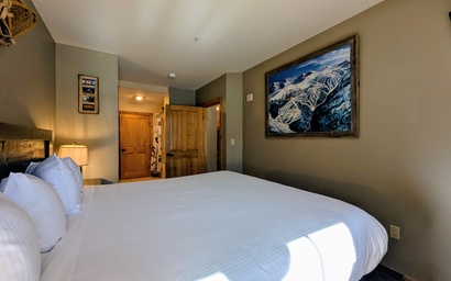 Dakota Lodge 8451 13