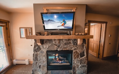 Red Hawk Lodge 2210 4