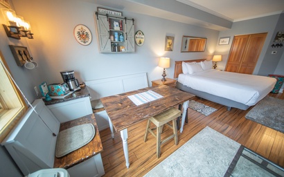 Gateway Lodge 5084 7