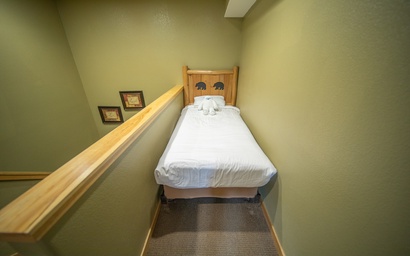 Gateway Lodge 5099 24