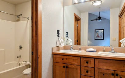 Seasons Townhome 1859 28