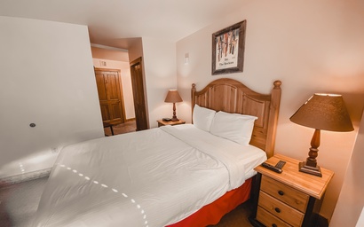 Red Hawk Lodge 2222 11