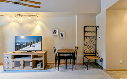 Gateway Lodge 5062 2