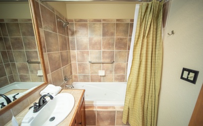 Red Hawk Townhomes 2333 22