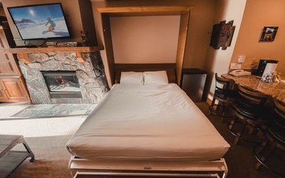 Red Hawk Lodge 2222 5