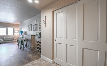 Gateway Lodge 5073 13