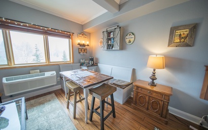 Gateway Lodge 5084 2