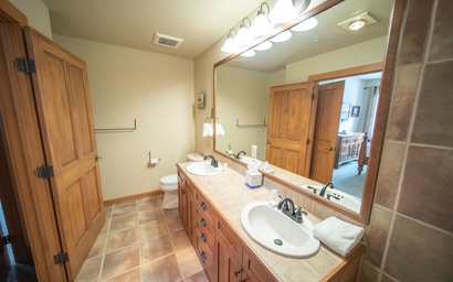 Red Hawk Townhomes 2333 23