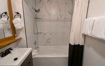 Dakota Lodge 8450 19