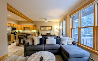 Trappers Crossing 8769 2