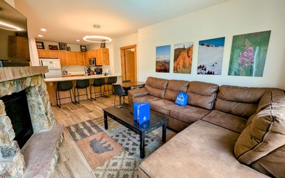 Expedition Station 8607 LIST 25