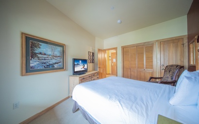 Arapahoe Lodge 8116 12