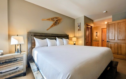 Dakota Lodge 8451 12