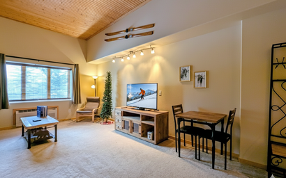 Gateway Lodge 5062 5