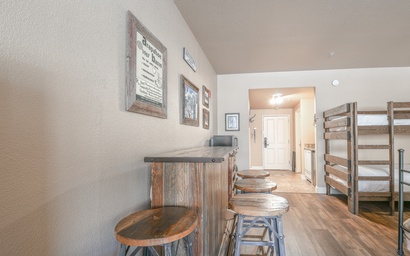 Gateway Lodge 5073 7