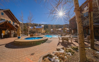 Dakota Lodge 8450 15