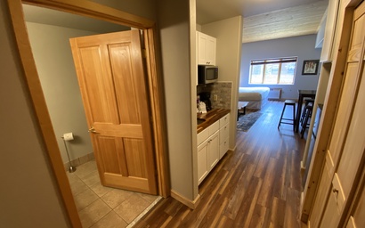 Gateway Lodge 5003 6