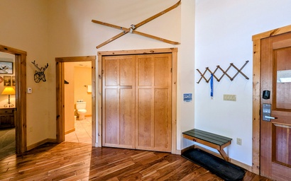 Dakota Lodge 8530 12