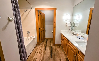 Expedition Station 8607 LIST 22