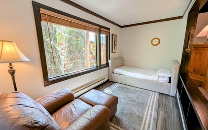 Tennis Townhomes 1323 22