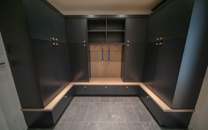 Wolf Rock Home 82 49