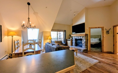 Dakota Lodge 8530 11