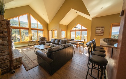 Gateway Lodge 5099 4