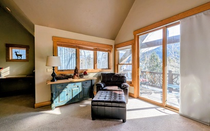 Cabin in the Pines 4 10