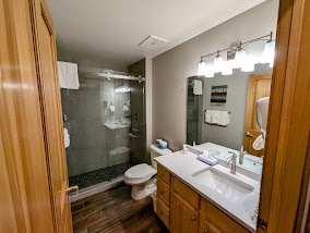 Gateway Lodge 5099 20