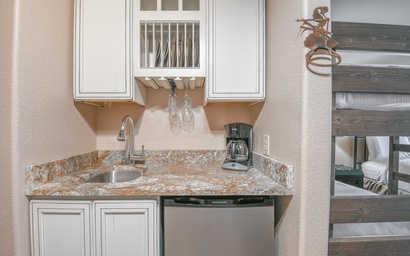 Gateway Lodge 5073 12