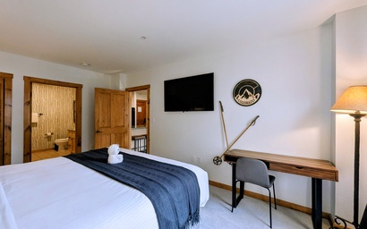 Dakota Lodge 8455 19