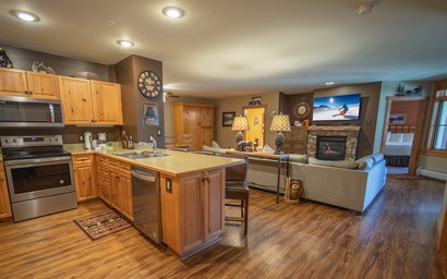 Expedition Station 8590 3