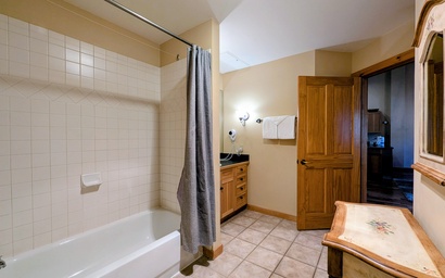 Dakota Lodge 8530 16