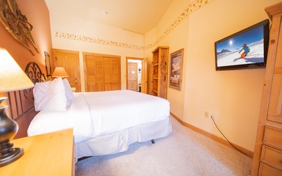 Arapahoe Lodge 8105 13