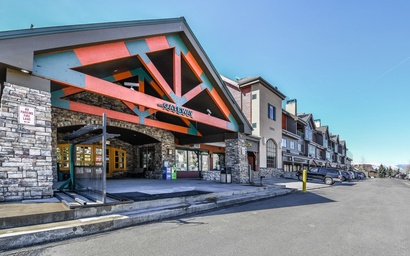 Gateway Lodge 5062 15