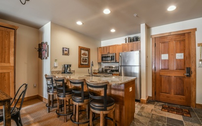 Red Hawk Lodge 2222 3