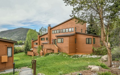 Tennis Townhomes 1314 30