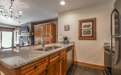 Red Hawk Lodge 2222 9