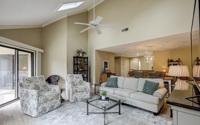 Colonnade Club 150 4