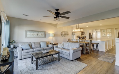 Schooner Court 740 4