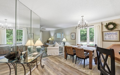 Colonnade Club 137 4