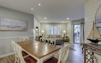 Colonnade Club 176 5